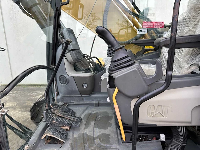 Caterpillar - 2008 - 323dl - rupsgraafmachine - afbeelding 42 van  59