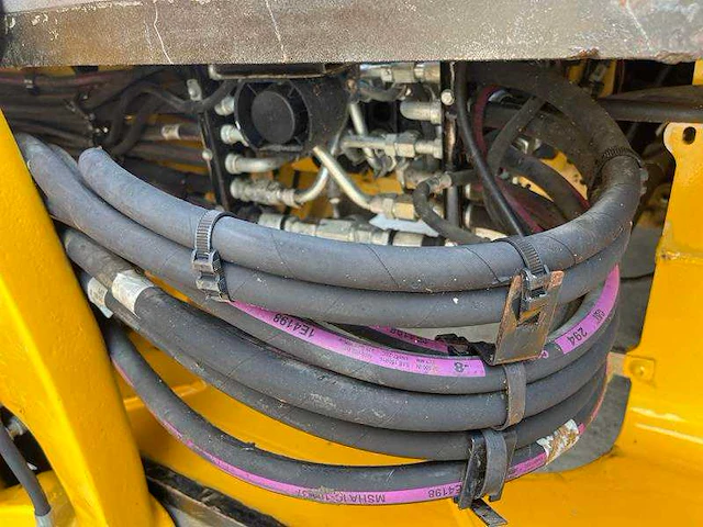 Caterpillar - 428f - graaflaadmachine - 2013 - afbeelding 6 van  33
