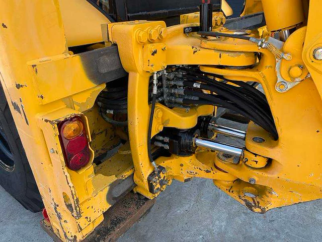 Caterpillar - 428f - graaflaadmachine - 2013 - afbeelding 33 van  33