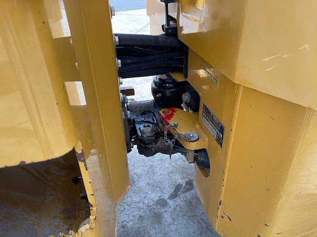 Caterpillar - cb 24 - asfaltwals - 2011 - afbeelding 2 van  15