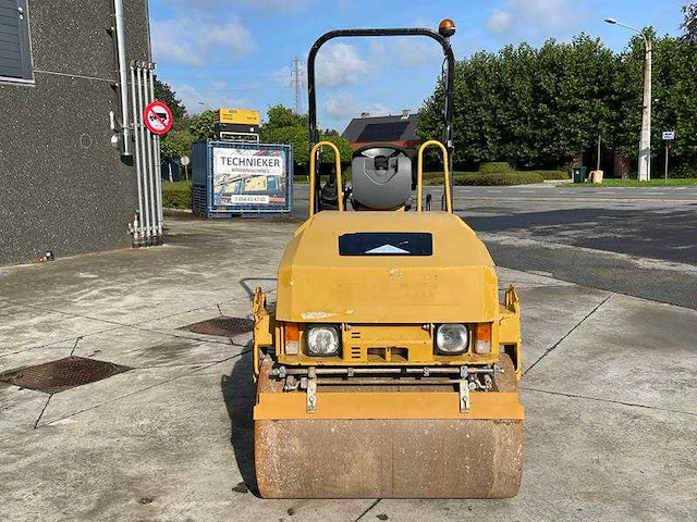 Caterpillar - cb 24 - asfaltwals - 2011 - afbeelding 8 van  15