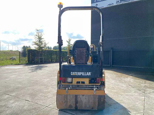 Caterpillar - cb 24 - asfaltwals - 2011 - afbeelding 10 van  15