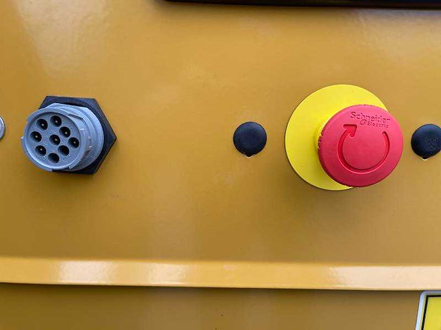 Caterpillar - de 33 e - power generator - afbeelding 16 van  19