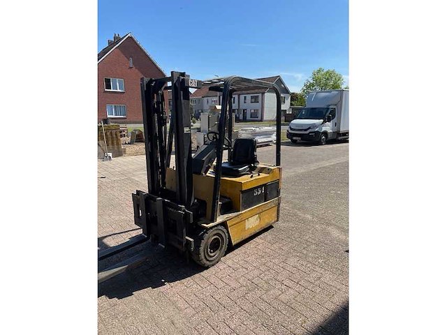 Caterpillar - f30 - vorkheftruck - afbeelding 1 van  4