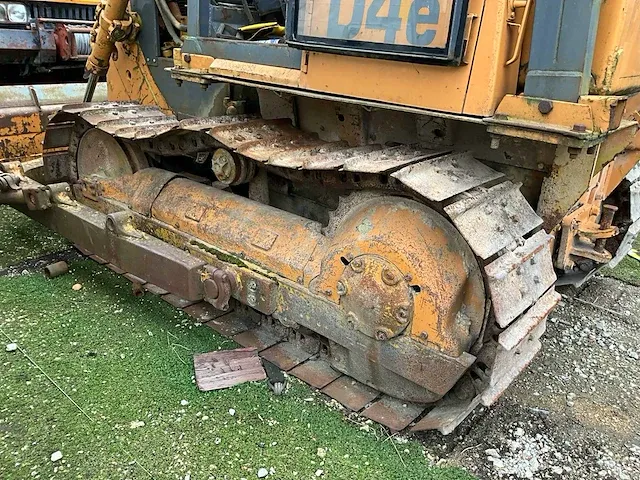 Caterpillar d4e bulldozer - afbeelding 5 van  24