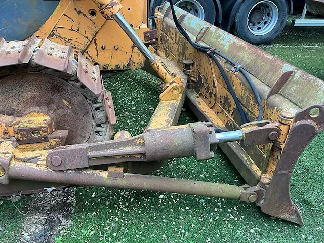 Caterpillar d4e bulldozer - afbeelding 11 van  24