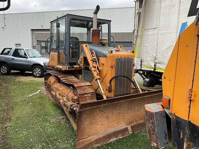 Caterpillar d4e bulldozer - afbeelding 1 van  24