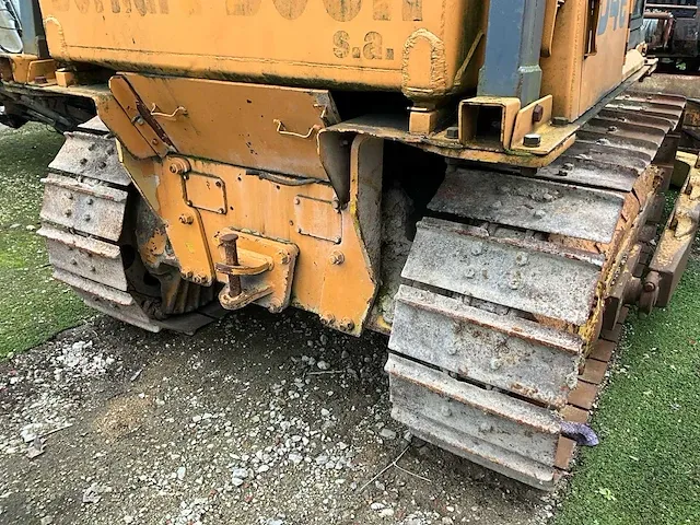 Caterpillar d4e bulldozer - afbeelding 16 van  24