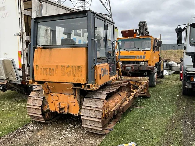 Caterpillar d4e bulldozer - afbeelding 18 van  24