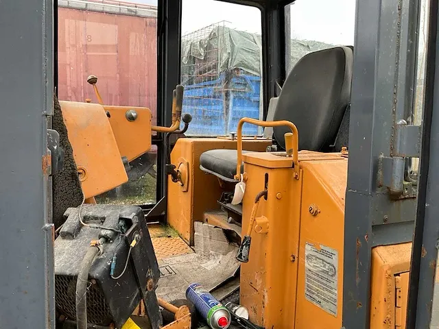Caterpillar d4e bulldozer - afbeelding 21 van  24