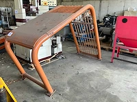 Caterpillar kabine van torenkraan - afbeelding 1 van  7