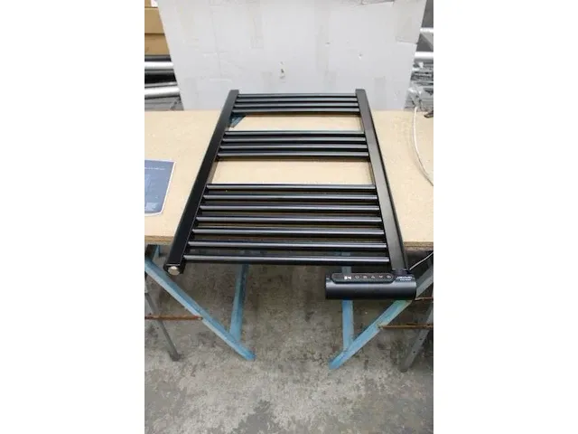Cecotec elektrische handdoekradiator - afbeelding 3 van  4
