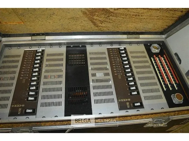 Celco dimmer rack flightcase 74 x 78 x 22 - afbeelding 3 van  3