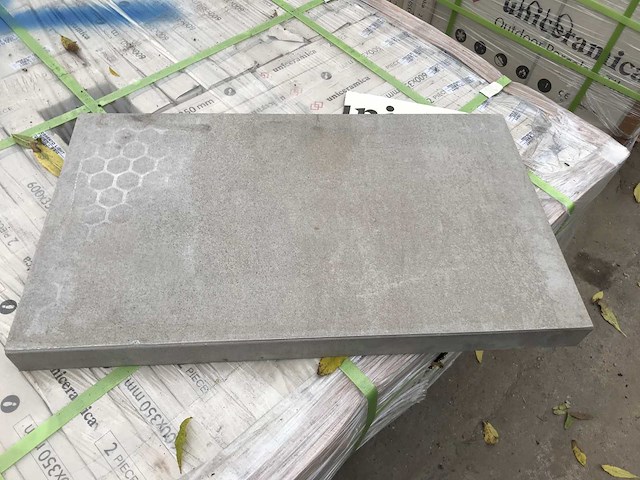 Cemento light uniceramica naturale zwembad hoekstukken met overhangende boord ca. 48lm - afbeelding 1 van  4