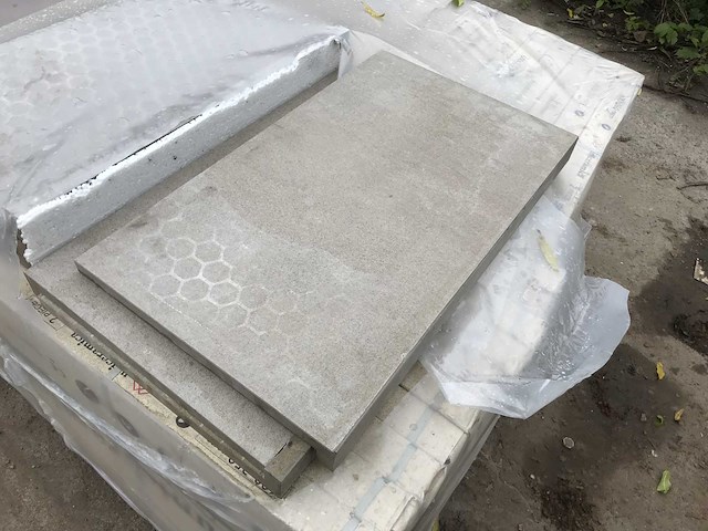 Cemento light uniceramica naturale zwembad hoekstukken met overhangende boord ca. 48lm - afbeelding 1 van  2