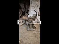 Ch debelder lontboormachine – oude, gemotoriseerde, robuuste machine - afbeelding 3 van  8