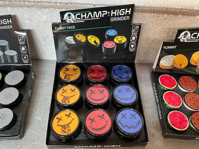 Champ high diverse grinders in display (52x) - afbeelding 5 van  6