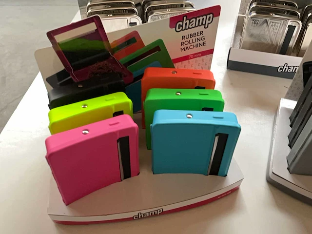Champ sigaret rol machines in display (24x) - afbeelding 2 van  5