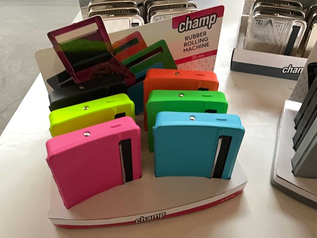 Champ sigaret rol machines in display (24x) - afbeelding 2 van  5