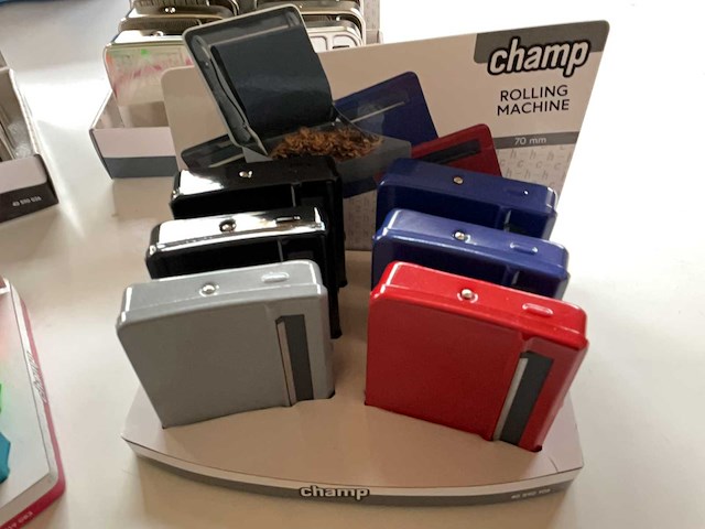 Champ sigaret rol machines in display (24x) - afbeelding 3 van  5