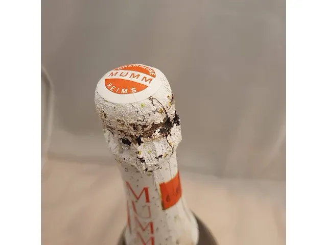 Champagne cordon rouge mumm magnum - afbeelding 9 van  11