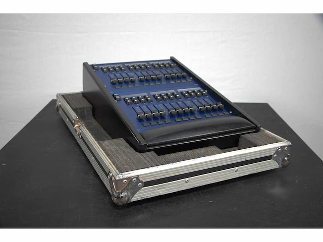 Chamsys - playback wing - light mixing console - afbeelding 2 van  17