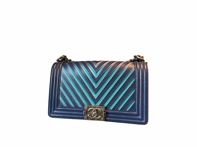 Chanel - boy iridescent stripes limited edition - afbeelding 10 van  15