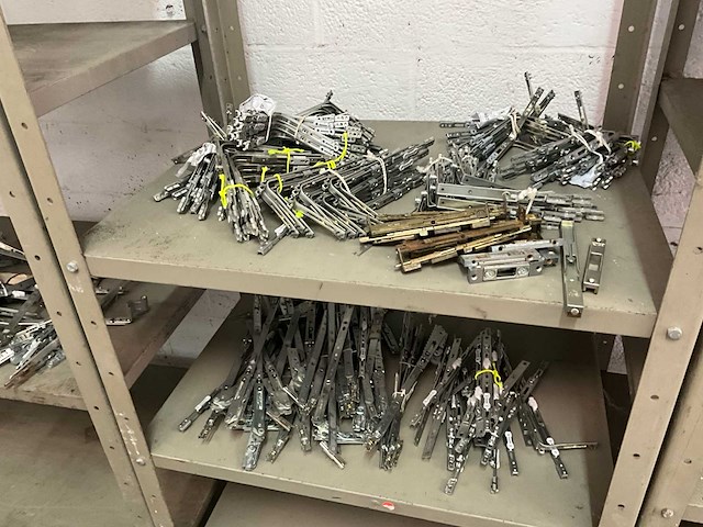 Chassis hardware - afbeelding 2 van  13