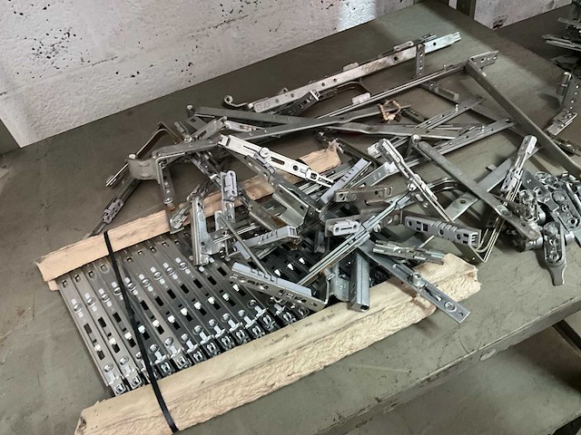 Chassis hardware - afbeelding 3 van  13