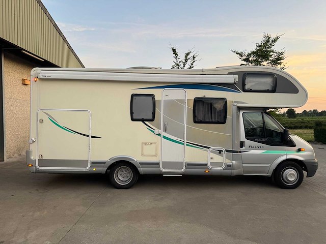 Chausson flash 11m12 - camper - afbeelding 66 van  67