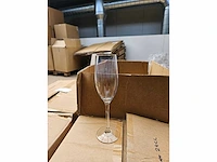 Chefs & sommelier - cabernet champagneglas 24cl - afbeelding 2 van  3