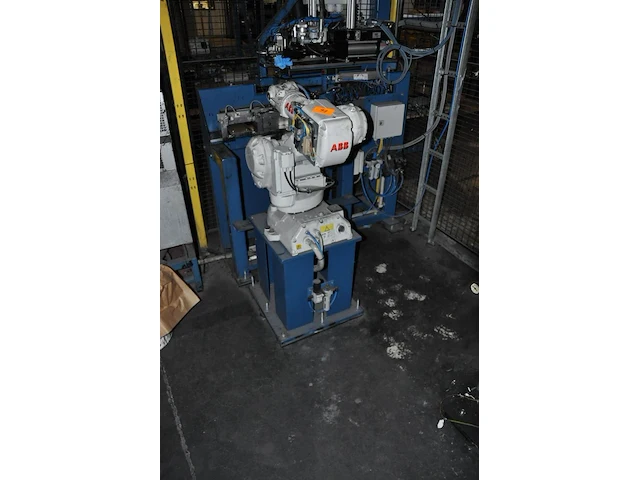 Chemical application cell incl. robot abb - afbeelding 3 van  6