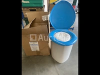 Chemisch toilet - afbeelding 1 van  2