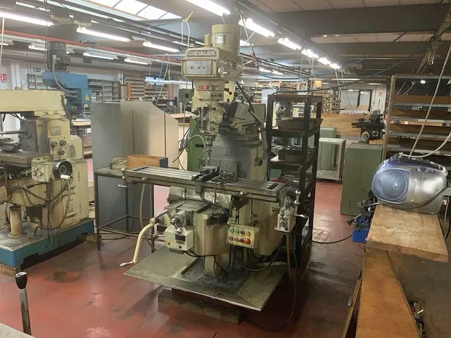 Chevalier fm-3vk verticale freesmachine - afbeelding 1 van  8