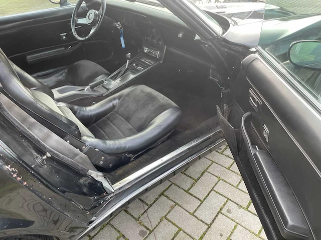 Chevrolet - corvette c3 - targa - classic cars >15 - afbeelding 14 van  16