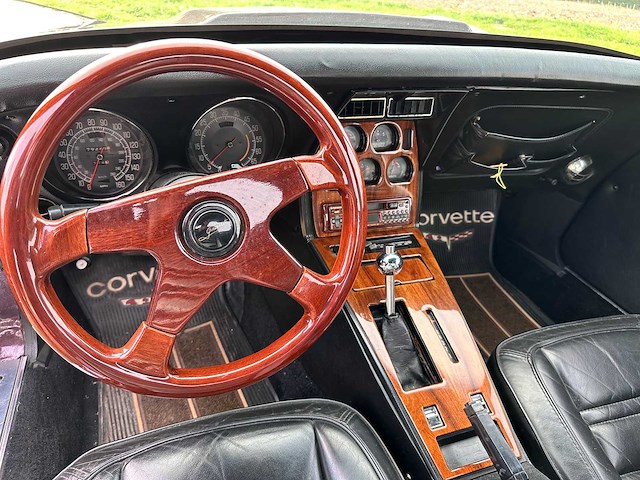 Chevrolet - corvette c3 targa stingray - oldtimer - afbeelding 32 van  44