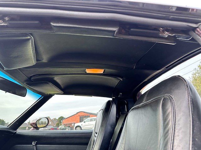 Chevrolet - corvette c3 targa stingray - oldtimer - afbeelding 36 van  44