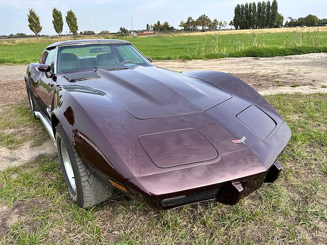 Chevrolet - corvette c3 targa stingray - oldtimer - afbeelding 34 van  44