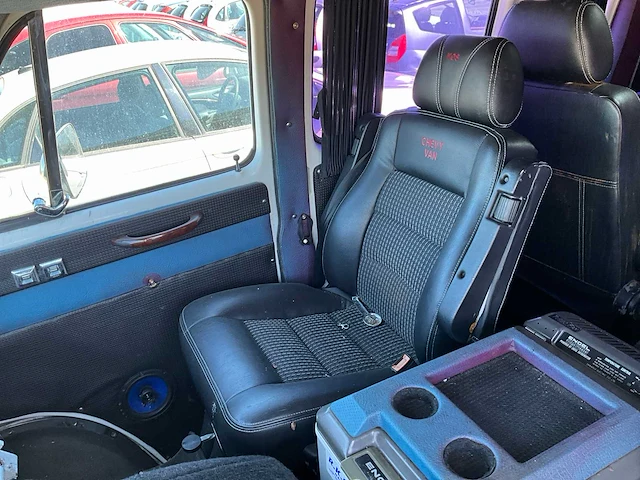 Chevrolet chevy van v8 camper - afbeelding 15 van  44