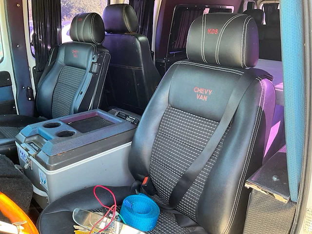 Chevrolet chevy van v8 camper - afbeelding 18 van  44