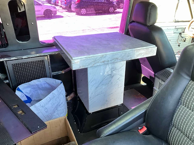 Chevrolet chevy van v8 camper - afbeelding 25 van  44