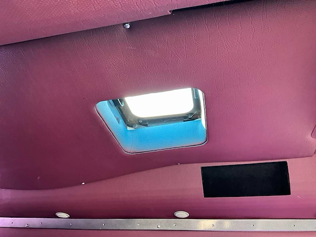 Chevrolet chevy van v8 camper - afbeelding 26 van  44