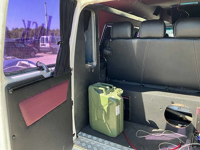 Chevrolet chevy van v8 camper - afbeelding 31 van  44