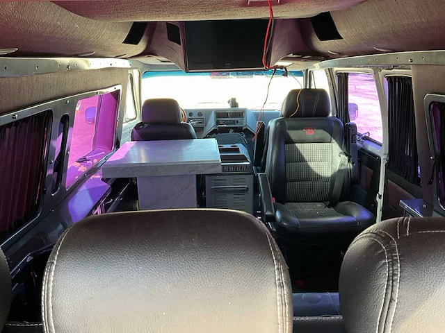 Chevrolet chevy van v8 camper - afbeelding 33 van  44