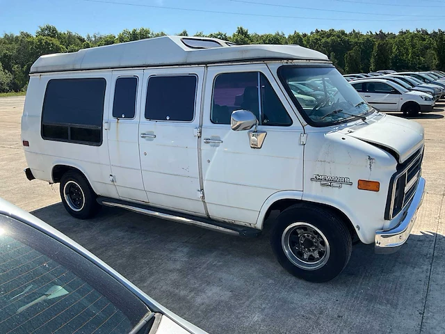 Chevrolet chevy van v8 camper - afbeelding 34 van  44
