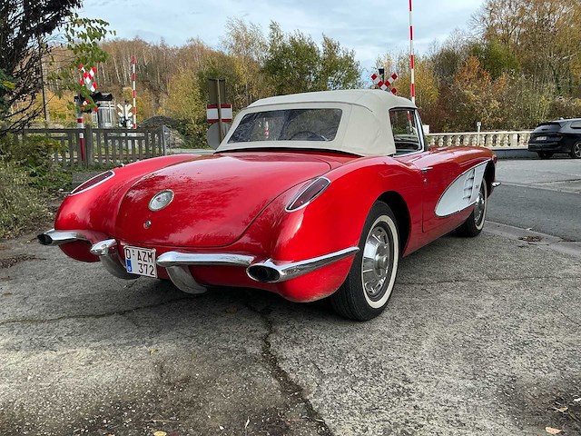 Chevrolet corvette c1 cabrio oldtimer - afbeelding 45 van  54