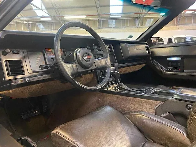 Chevrolet corvette c4 kruisvuur, 1984 - afbeelding 10 van  20