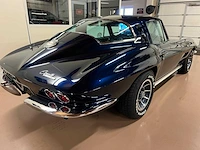 Chevrolet corvette v8 oldtimer uit 1964 - afbeelding 23 van  30