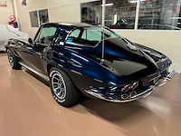 Chevrolet corvette v8 oldtimer uit 1964 - afbeelding 25 van  30