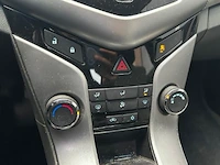 Chevrolet cruze sedan ls - afbeelding 2 van  18